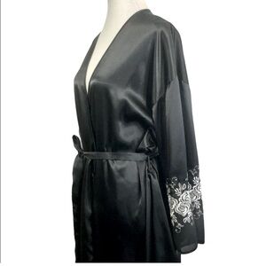 Vintage Cinema Etoile black satin embroidered robe